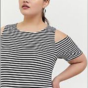 A&I Black white striped cold shoulder shift dress